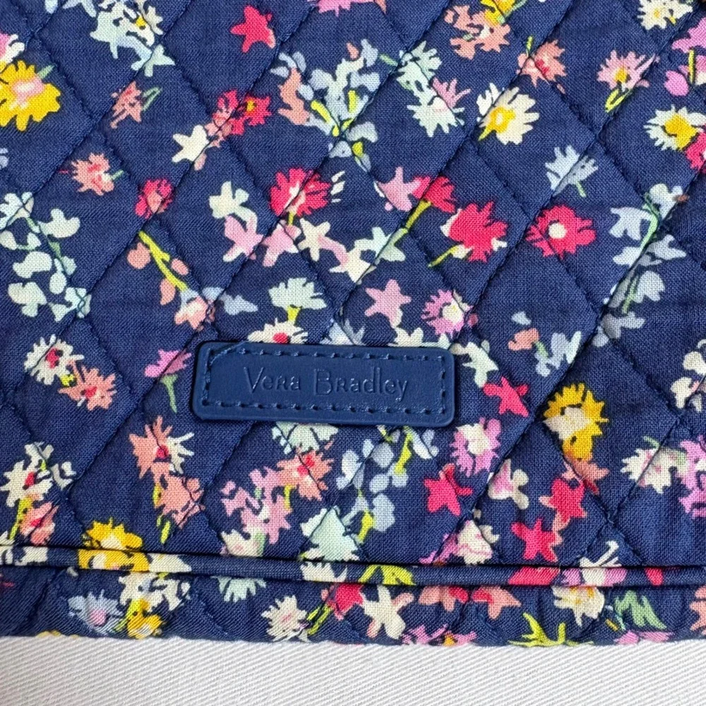 Vera Bradley Crossbody Bag Small Navy Blue Floral Excellent Quilted Cotton Zip
